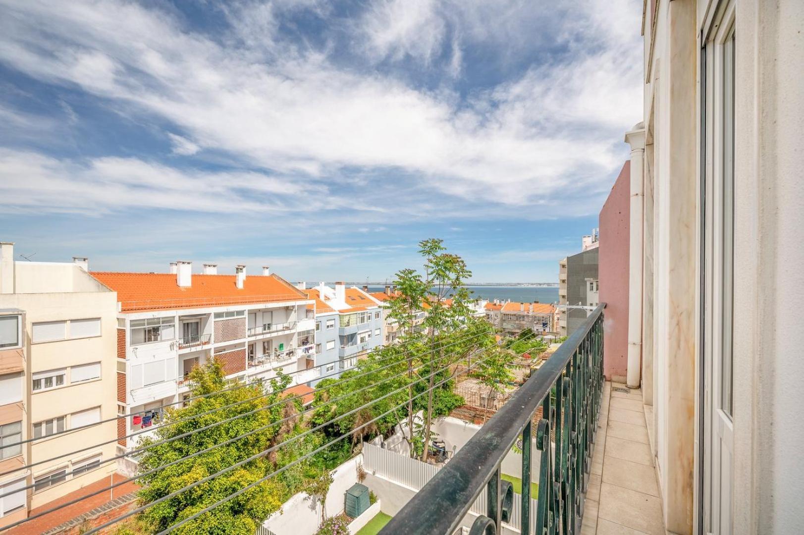 Guestready - Lush Atmosphere In Lisbon Lägenhet Exteriör bild